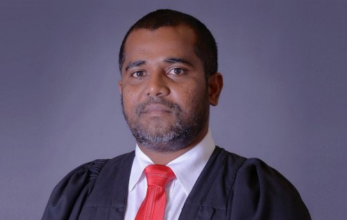 Fandiyaarunge jamiyyage Raees akah High Court ge fan'diyaaru Raoof