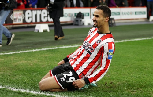 2 vana division ge Sheffield in Tottenham katuvaalaifi, United quarter ah