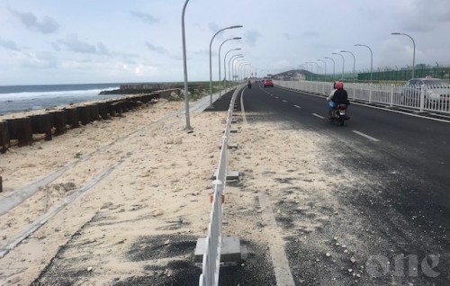 Udha araafaanethee bridge aai highway gai saikalu nudhuvvan ilthimaas koffi