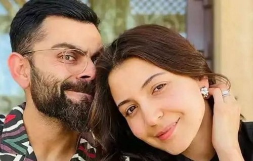 Captain kamun dhuruvaan nimmumaa eku Virat Kohli ah anhenun Anushka ge asarugadha sitee eh