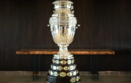 Dhuniyeyge enme aadhayaa khilaafu football mubaaraaikamahvvaa Copa America