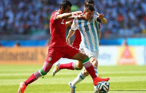 2014 vana aharu World Cup gai kulhunu Iran ge defender Pooladi Valencia ah