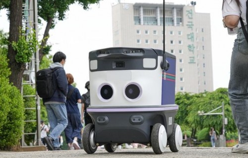 7-Eleven in Delivery robot eh test kohffi