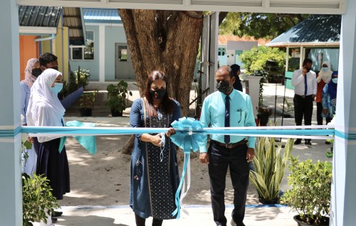 Aa 16 class room aa eku Adh. Atholhu thauleemee marukazu eh dhanfalhi akah badhalu koffi