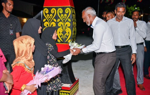Iaadhakuranivi hakathainn current ufehdhumah Raajjeyge hurihaa school ehgai bodu mashrooeh fashanee