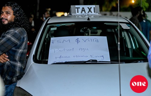 Passenger akah furassaarakuri taxi driver aku vazeefaa in vaki koffi
