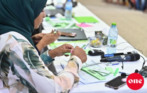 Nukulhedhuntherikan hunna meehunge beleniverin flat ah hushahalhaa iru liyun beynumeh nuvaane
