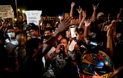Lanka gai verikan kuraa coalition sarukaarah majileehuge agulabiyyathu gellijje