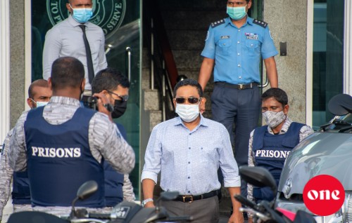 Yameen fuluhah haaaziru kuranee sarukaarah amaazuvaa faadukiyunthakuge misraabu badhalu kuran: Idhikolhu