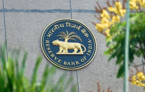 Raajje-India dhemedhu kuraa maalee muaamalaai thakugai Rupees aai Ruifyaa beynun kuran RBI in hudha dheefi