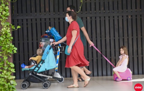 Daily average tourist visits over 3,000