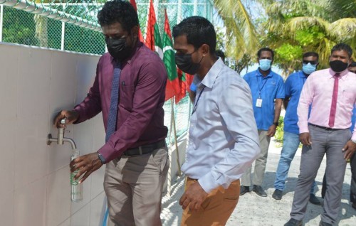 Gaafaru fen plant in fen dhookuran fashaifi, konme rayyithakah dhuvaalaku 20 liter hiley