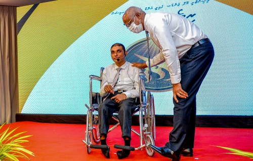 Nukulhedhuntherikan hunna meehunah dhey inaayai bodukoh, ithuru inaayaithakeh tha'aaraf kuran Raees ninmavaifi