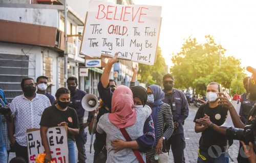 Rape! Rape! konme dhuvahaku ves rape ge thadhaai aniyaa ge vaahaka!
