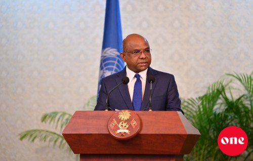Dhivehssakah UN ge enme mathee magaamah aadhevunee khaarijee adhi democracy gai Raees gengulhuhvvi siyaasathun