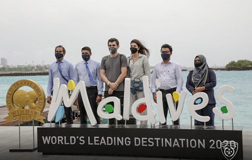 Maldives gives a warm welcome to 100,000th visitor during the month of March