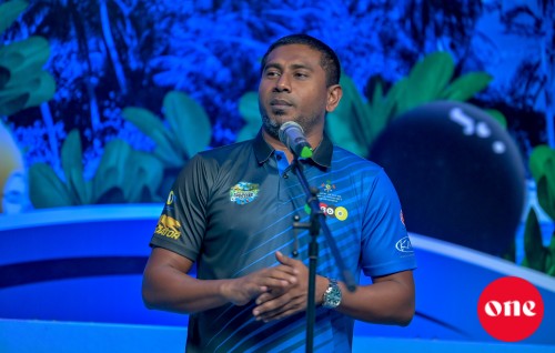 Mahloof ge faadukiyun party thakah: Eh visnumehgai huri leader aku neiy! 
