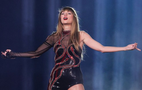 Taylor Swift speculation turns book into bestseller