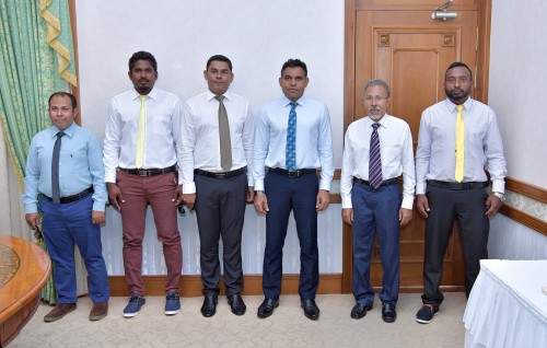 Vice President meets with members of Kandoodhoo Island Council