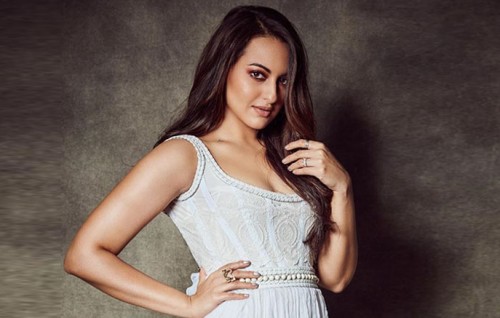Twitter aa dhuruveema dhiriulhumah rangalhu badhaluthakeh athuvehjje: Sonakshi
