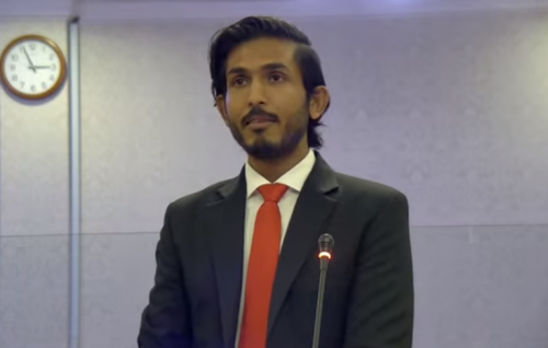 Aarashu hiyaanaaiy: Adeeb aai Ziyathuge hekibas nulaives Yameen ge machchah kuh saabithuvey: Dhaulaiy