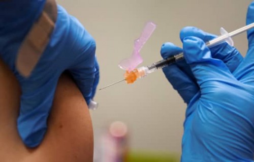 Dhifaaee nizaamu balikashi meehunah Covid vaccine ge 3 vana doze eh dhinumuge huhddha FDA inn dheefi