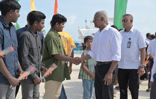 Rakeedhoo School ge kiyevun varah avahah fesheyne, unmeedhakee rashu rayyithun enburi aumuge roohu ufedhun: Raees