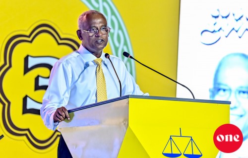 Visnifa neh baeh kankan ebahuri, masakkaiy kuraanee bayakaa baiverivaan: Raees