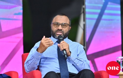 Islamic Minister Shaheem ah Majlis in ruhumeh nudhin!