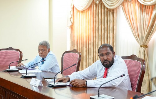 Minister edhivadaigen, Raajjeyge maalee haalathaa behey mashvaraa bahdhaluvun sirru koffi