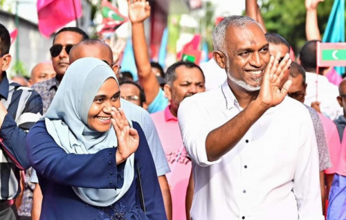 Raees ge dhekanbalun Eid Salaam kurehvun, Eid Dhuvahu hendhunu Muliaageygai