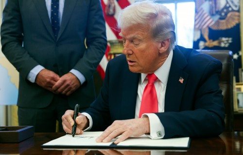 America ge bahakee English kamugai rasmeekoh hamajahssaifi
