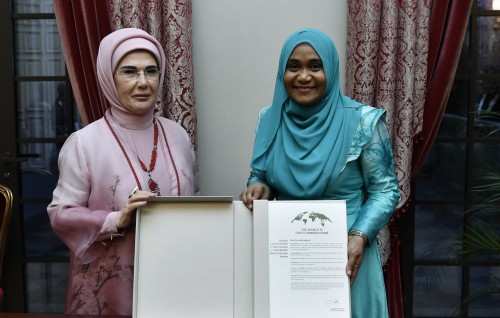 Turkey ge first Lady aa madam Sajidha badhalukurahvai, anhenun baaruverikuruvumaa gulhey gothun mashvaraa kurahvaifi