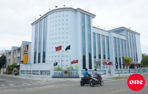 #OnePhoto: Hulhumale police ge aa imaaraiy hulhuvun