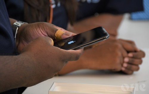 Apple fixes Face-Time bug that allows eavesdropping