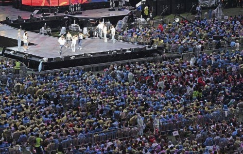 K-Pop ge concert akaa eku Korea ge Scout camp nimmaalaifi