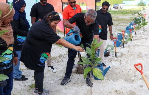 Clean Maldives in hulhumale' gai 1,000 gas indhumuge program eh fashaifi