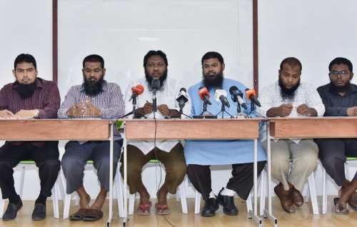 Sheikh Mujuthaba fuluhah haazirukuree biru dhahkan, Allah noon faraathakah biruvethi nuvaanan: Salaf
