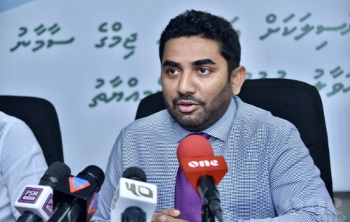 Health Minister calls on all Councilors to step away from smoking