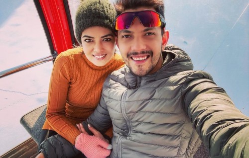 Aditya Narayan adhi anhenun Covidah positive vejje
