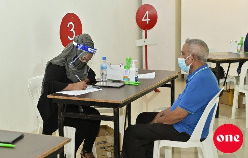 February 9 ge kurin Covishield vaccine jehi meehunnah dhevana dose ah hulhuvaalaifi