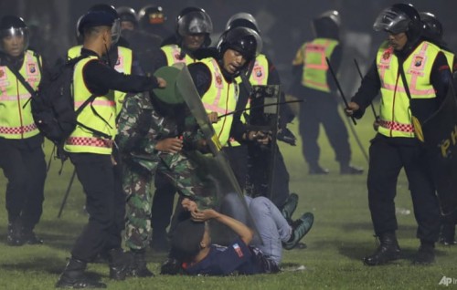Police under fire after 125 killed in Indonesia stadium stampede