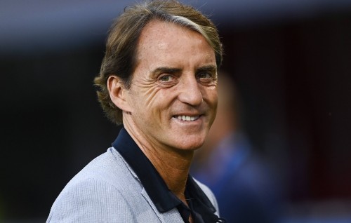 Italy ge coach kamun  Mancini isthiufaa dheefi