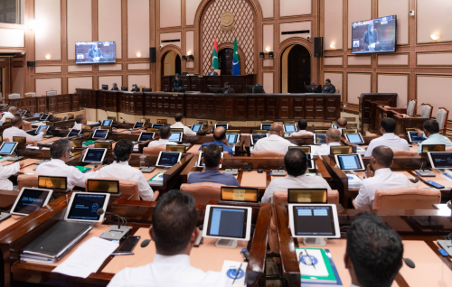 Dharanya behey bill aai fiscal zimmaage bill balaigane committee ah fonuvaifi