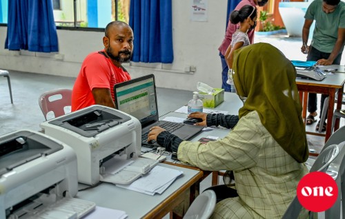 Mi aharu zakaathu fund ah 98.6 million rufiyaa, amaazakee fund ah aharaku 100 million rufiyaa vehdhun!