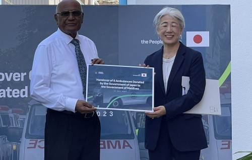 Japan sarukaarun Raajje ah 8 ambulance hadhiyaa koffi
