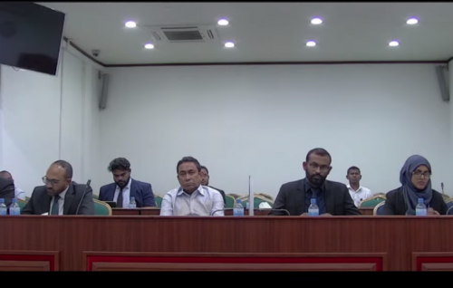 Aarah mahsala: adhabaa gulhey gothun vaahaka dhakkan mendhuru 2:00 gai ithuru adu ehumeh baahvanee