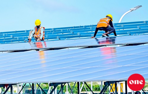 Male' atholhu falhehgai floating solar project eh hingumuge bodu mashroou eh mi aharu fashanee