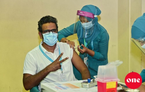 Furathama dhuvahu 282 meehaku vaccine jahaifi