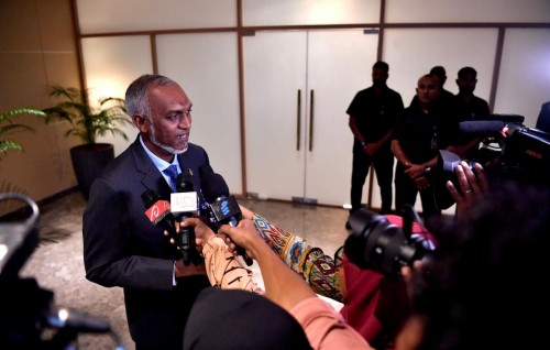 Noosverikamuge minivankamuge dhuvahu Raees noosverinaa bahdhalu kurahvanee